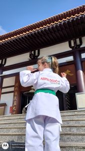 Fiorella Bonaguro - Atleta de Karate - Templo Zulai - Cotia